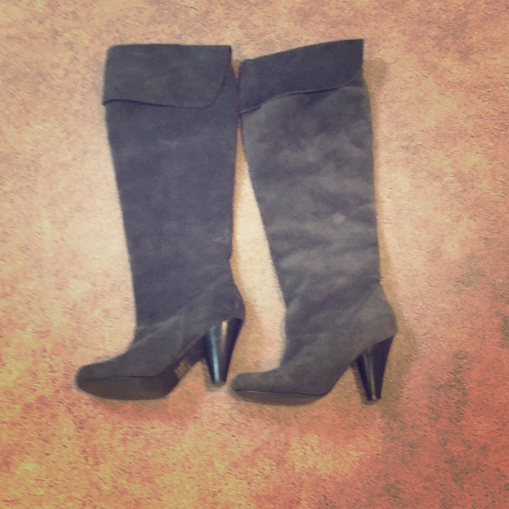 Knee high suede boots size 9